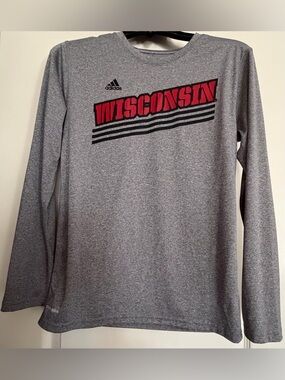 ADIDAS WISCONSIN BADGERS LS CLIMATE MATERIAL
SIZE 14-16